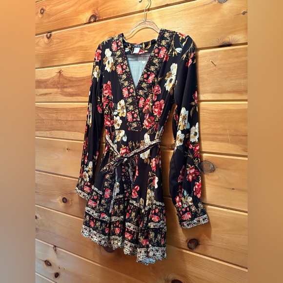 VENUS Long Sleeve Sundress for a Night Out NWOT - Picture 1 of 10
